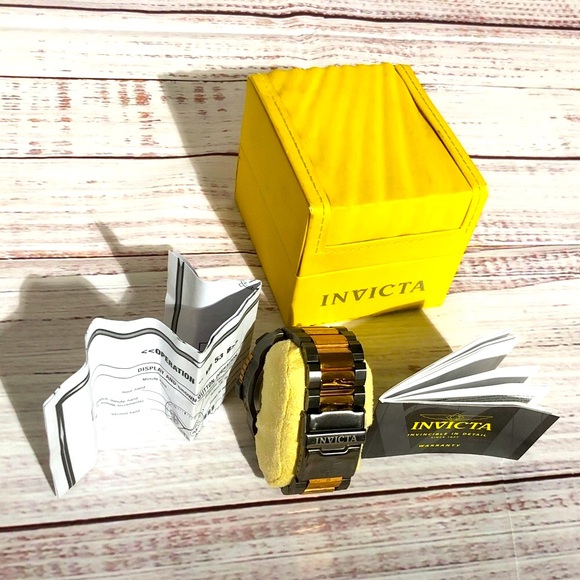 Invicta Two-Tone Gold and Silver Men’s HEAVY Watch withwarranty and original box - Picture 6 of 13